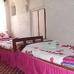 אורחן Coco Cave